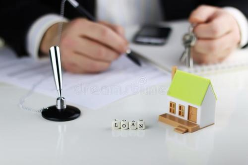 房產(chǎn)經(jīng)紀(jì)人入門指南 從新手到專業(yè)，教你快速成長(zhǎng)